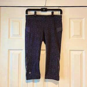 Athleta Bare to Run Knicker Leggings